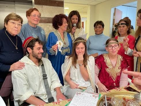 חוגגים עם החברים בסניף "עמך"