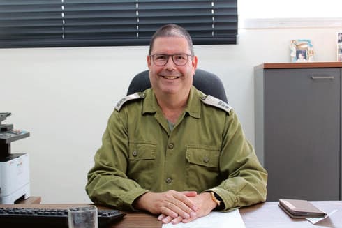 מאז תחילת המלחמה 1,600 חיילים פיתחו תסמינים של הלם קרב, סרן שי (צילום: דובר צה"ל) קב"ן, סרן שי