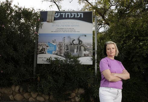 אלה אבין במתחם שפרבר. בקרוב מגדלים