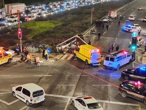 זירת התאונה הקטלנית בצומת המוביל (צילום: איחוד הצלה) זירת התאונה הקטלנית בצומת המוביל