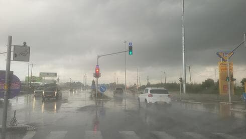 סוער וגשום ברחובות