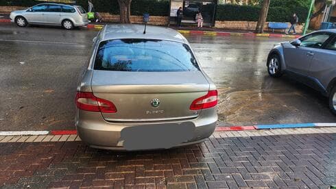 הרכב החוסם ברחוב רוטשילד, הבוקר