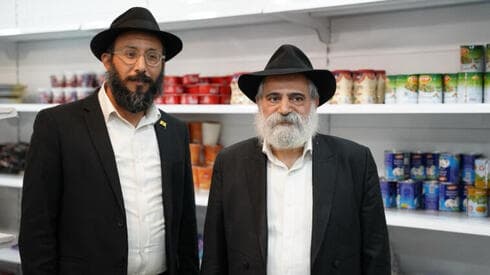 הרב יואל ימיני והרב יעקב מזרחי מבית חב"ד (צילום: חב"ד אינפו) הרב יואל ימיני והרב יעקב מזרחי מבית חב"ד