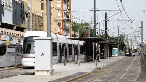 הרכבת הקלה בבת ים. מושכת דיירים מבחוץ