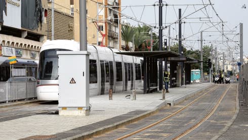 הרכבת הקלה בבת ים. מושכת דיירים מבחוץ