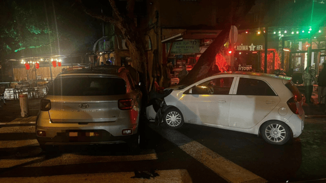 תאונת הדרכים בקדימה - לוטוס (צילום: כבאות והצלה) תאונת הדרכים בקדימה - לוטוס