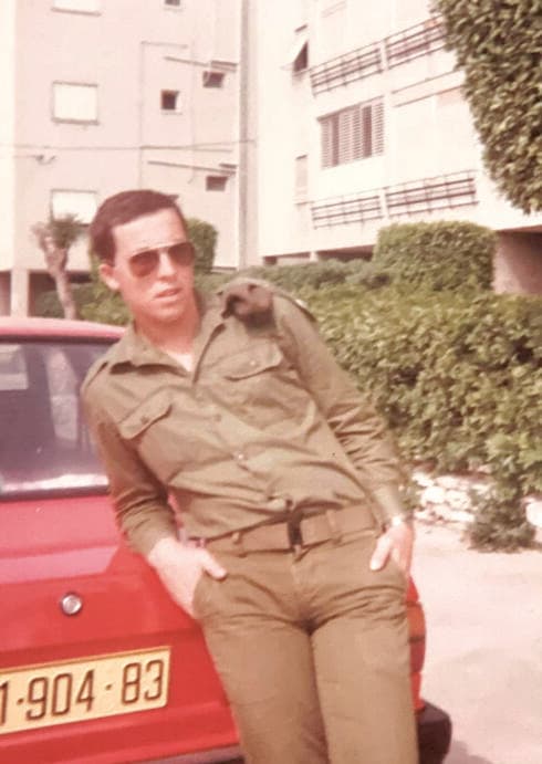 אלי דוקורסקי בגיל 21