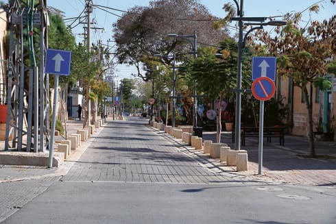 העיר העתיקה. מנומנמת ברוב שעות היום (הרצל יוסף) העיר העתיקה. מנומנמת ברוב שעות היום