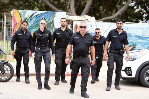 פקחים בעיר. יש נשק