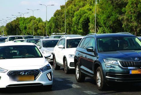 עבודות הבנייה מכבידות. פקקים במערב העיר