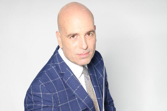 גיל שוחט. הופעה מיוחדת בבת ים