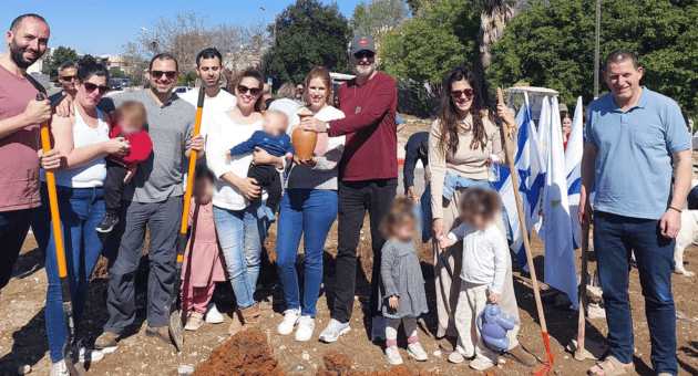 טקס הנחת אבן הפינה בעין כרמל טקס הנחת אבן הפינה בעין כרמל