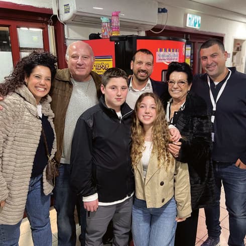 קינן עם משפחתו. "נגשים את החלומות של כולם"