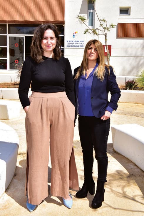 ימית שיקולסקי עם ענת שבת, סמנכ"לית רשת המתנ"סים