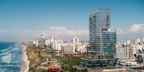 מגדל היוקרה במקום קולנוע אסתר