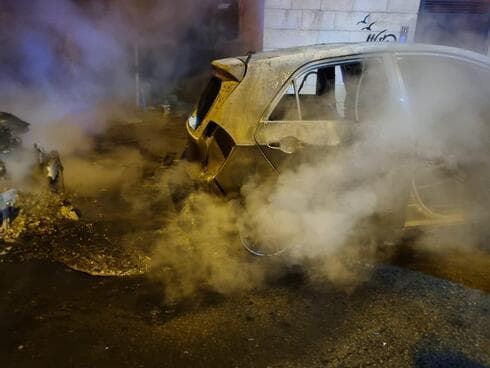 כלי רכב עלו באש בקרית חיים (צילום: כיבוי אש) כלי רכב עלו באש בקרית חיים
