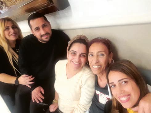 יהודית ז"ל עם ילדיה