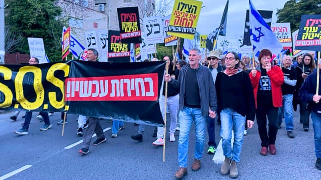 יאיר גולן ורעייתו בצעדה במוריה