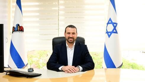 שי קינן ביומו הראשון כראש עיריית חולון