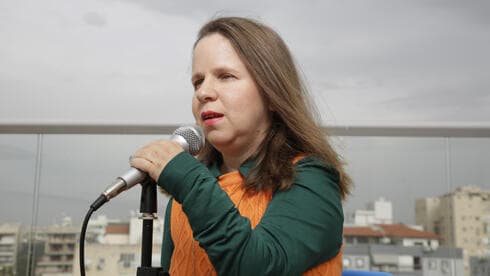 טל. "אין אדם שלא נלחם על התפקודים שלו"