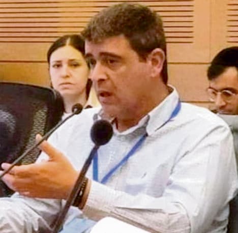 דניאל אורי