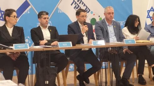 ישיבת מועצת עיר בקרית מוצקין ישיבת מועצת עיר בקרית מוצקין
