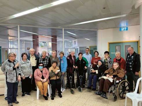 דיירים בהוסטל