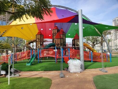 מתחם המשחקים בפארק הגדול פתח תקוה