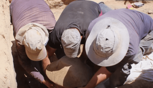החוקרים באתר החפירות