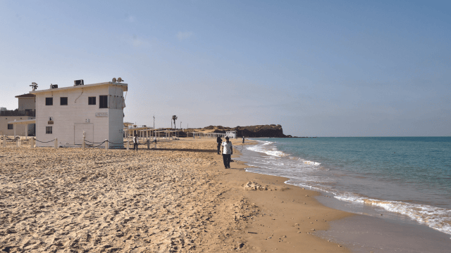 החוף בחדרה (צילום: שרון צור) החוף בחדרה