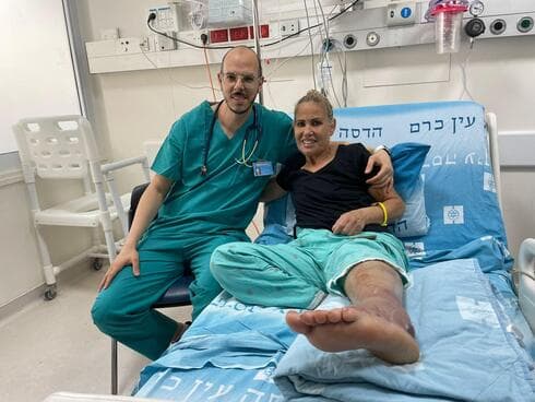 ציפורה עם ד״ר בהא (צילום: דוברות הדסה) ציפורה עם ד״ר בהא