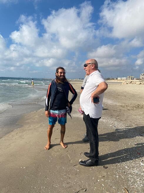 אבן צור ועידו אביב ז"ל בחוף קרית ים (צילום: מתוך הפייסבוק) עידו אביב ז"ל