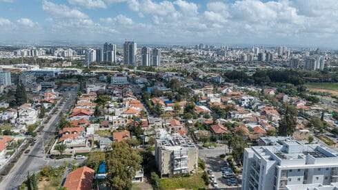ראשון לציון במבט מלמעלה. ממשיכה לגדול ראשון לציון במבט מלמעלה. ממשיכה לגדול