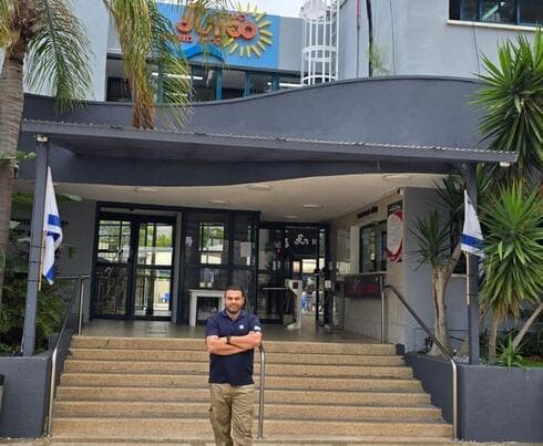 מאבטח בקאנטרי ספורטלי