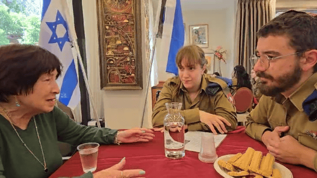 מפגש מרגש בלב גנים נתניה