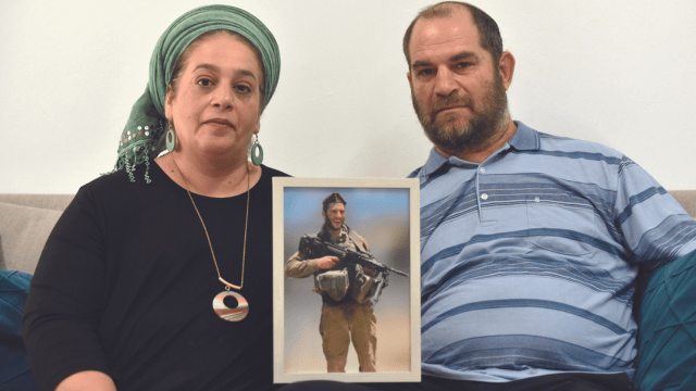 "ההחלטה ליצור לעמיחי זיכרון חי דורשת מאיתנו עבודה לא קלה". בתיה וישי רובין (צילום: שרון צור) "ההחלטה ליצור לעמיחי זיכרון חי דורשת מאיתנו עבודה לא קלה". בתיה וישי רובין
