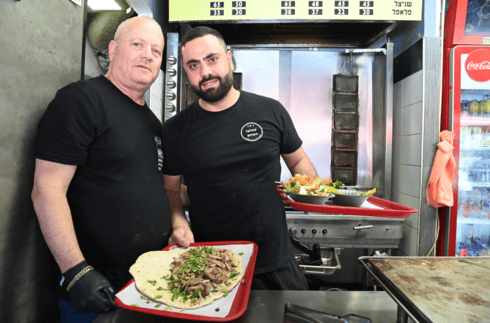 פלאפל השלום (צילום: הרצל יוסף) פלאפל השלום
