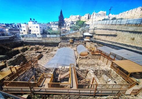 חפירת חניון גבעתי בעיר דוד, בה נמצאה הטבעת