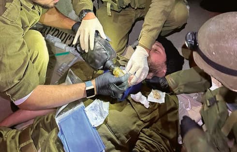 מודל הקוניוטומיה שהודפס בתלת ממד כחלק מסימולציה של הצוותים בעזה