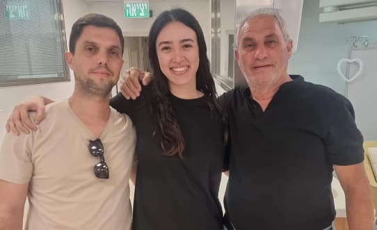 נועה ארגמני עם הדוד אריה ארגמני ( מימין) והאחיין רן ארגמני