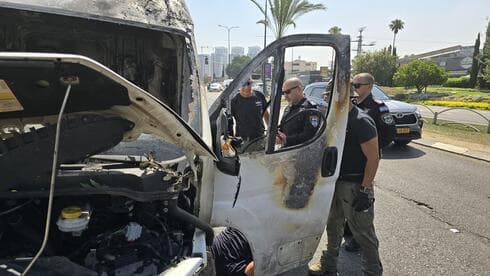 מזירת פיצוץ הרכב ברחובות