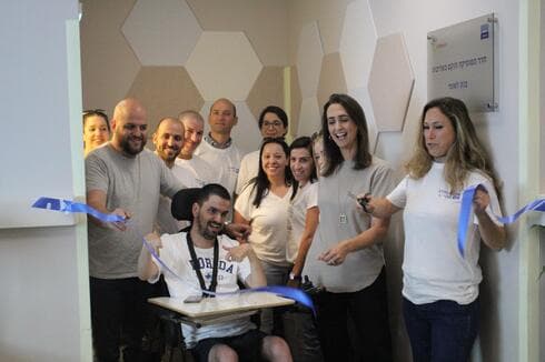 חנוכת חדר המוזיקה החדש בהרצליה (צילום: עמותת בית הגלגלים) חנוכת חדר המוזיקה החדש בהרצליה