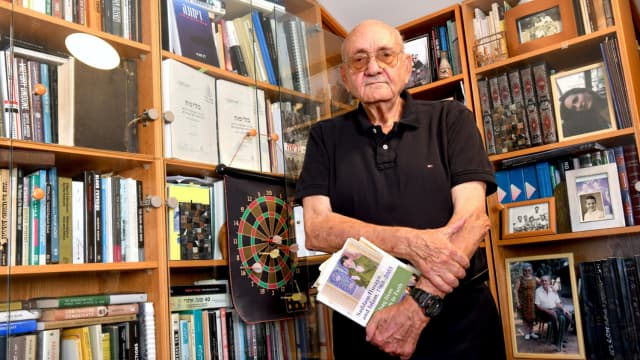 פרופ' אמציה ברעם בבית בחיפה