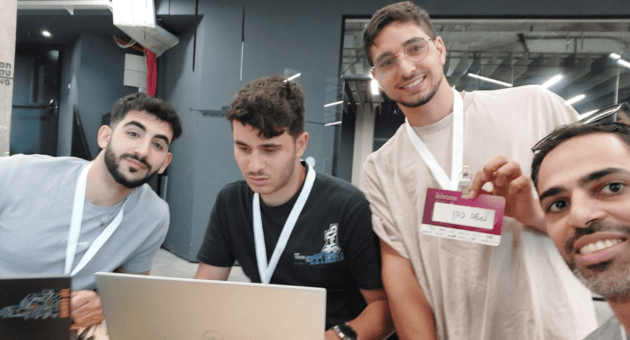 הסטודנטים בפעולה