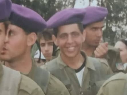 יובל שני בשירותו הצבאי