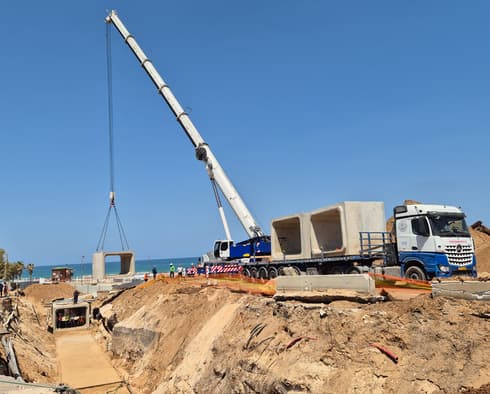 מובל הניקוז שמקימים בבת ים