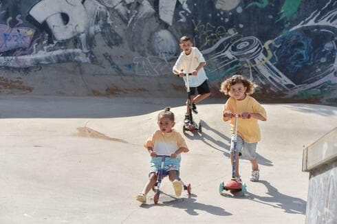 רכיבה בסקייטפארק רכיבה בסקייטפארק