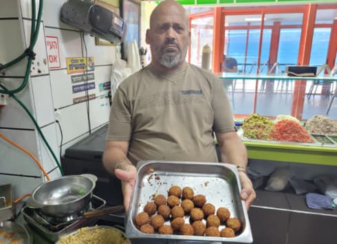 פלאפל ושווארמה של הירוק