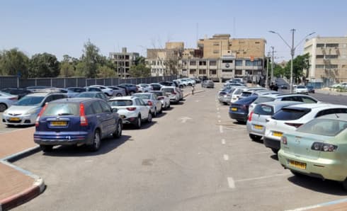 חניון החלוץ בבאר שבע. חינם