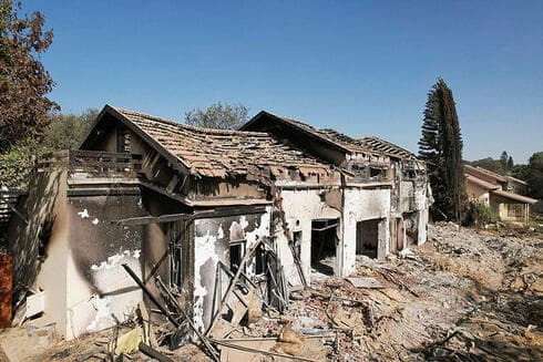 קיבוץ בארי אחרי השבת השחורה (צילום: גדי קבלו) קיבוץ גארי אחרי השבת השחורה